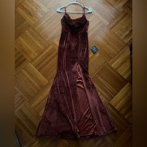 BRAND NEW WITH TAGS. Lulus velvet gown with side slit.